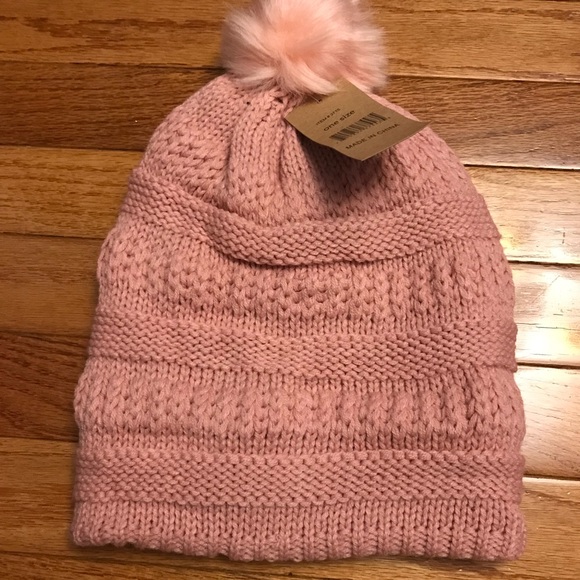 Winter knit hats with cozy lining - Picture 2 of 8